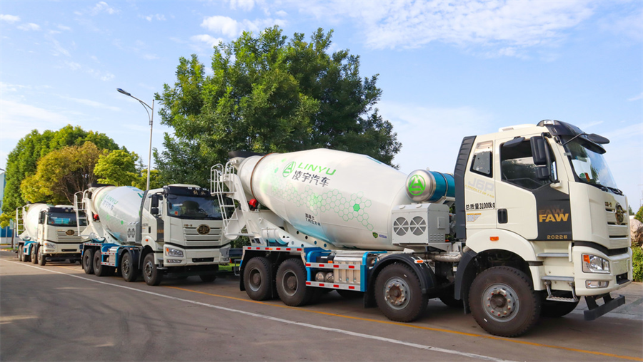 秋高氣爽，再傳捷報！50臺凌宇混動攪拌車奔赴華東，盡顯靚麗風(fēng)采