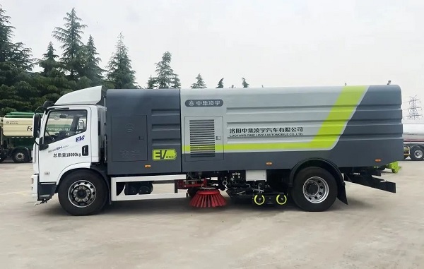 凌宇純電動(dòng)洗掃車(chē)的特點(diǎn)詳解！出色在哪？