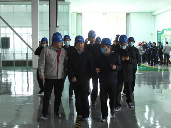 西安市人大常委會黨組書記、主任胡潤澤為中集凌宇高端制造點(diǎn)贊