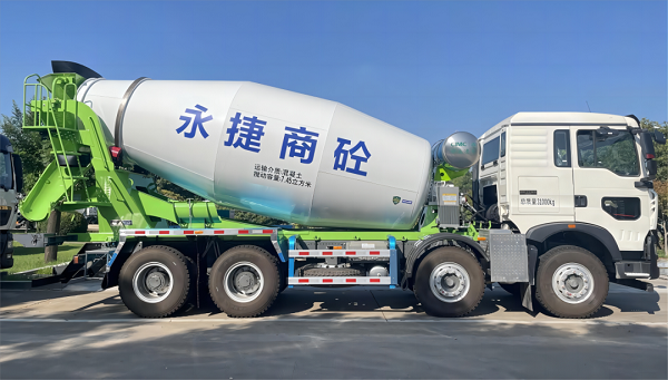 【發(fā)車新聞】重汽&凌宇攪拌車交付客戶！