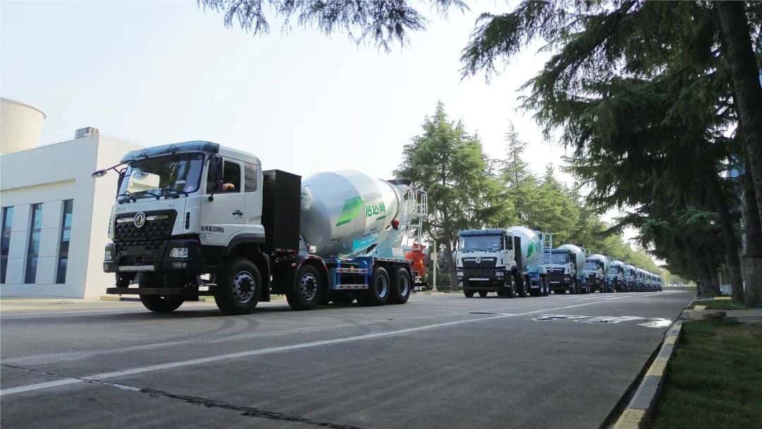 馭風(fēng)而行，中集車輛15臺新能源攪拌車駛?cè)牒保L就荊楚生態(tài)長卷