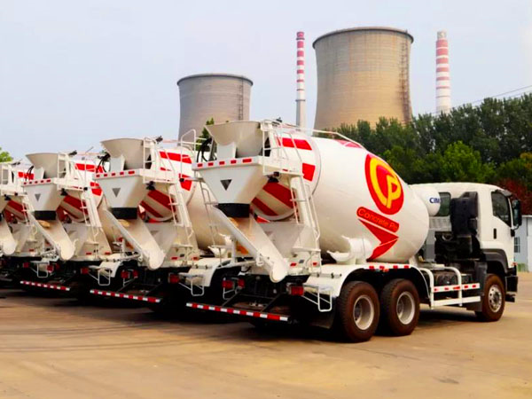 攪拌車銷售一手播報：又一批凌宇攪拌車揚帆海外！